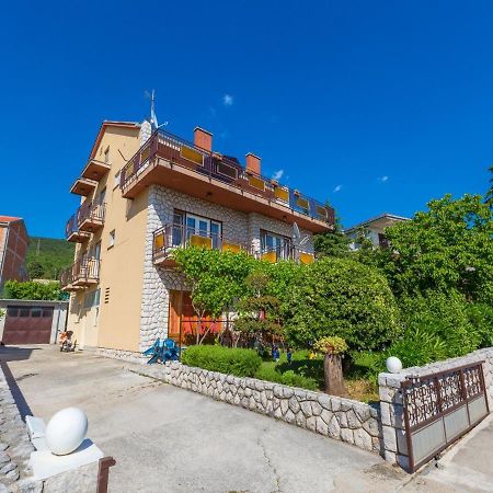 Apartments Davorka Crikvenica Exteriör bild