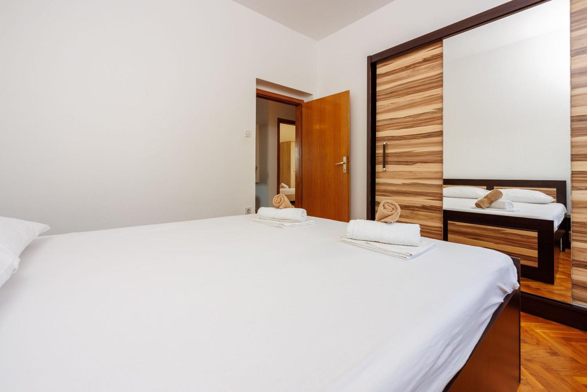 Apartments Davorka Crikvenica Exteriör bild