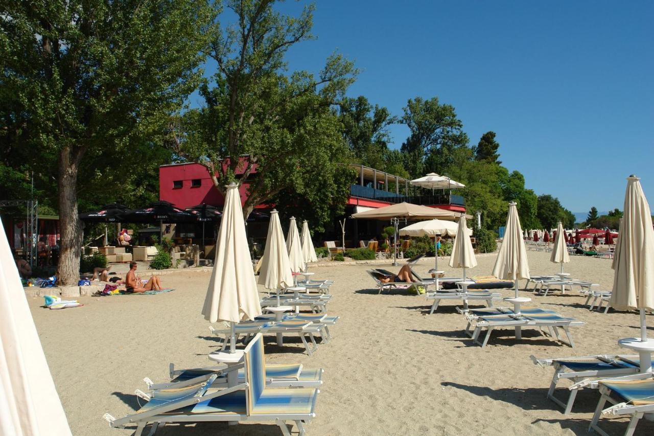 Apartments Davorka Crikvenica Exteriör bild